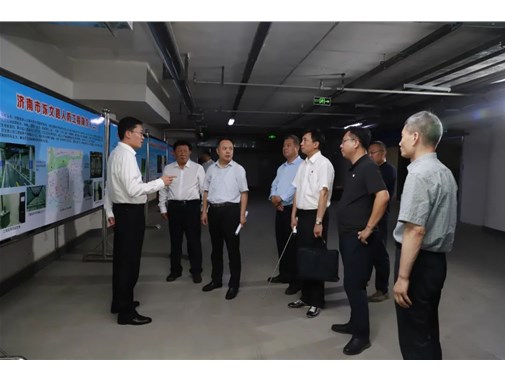 王友进调研泺文路人防停车场建设